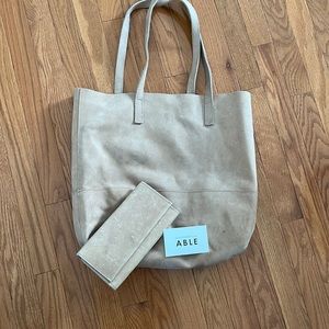Able leather tote and wallet